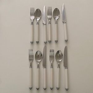 White Plastic Handle Stainless Steel Flatware, Service for 4